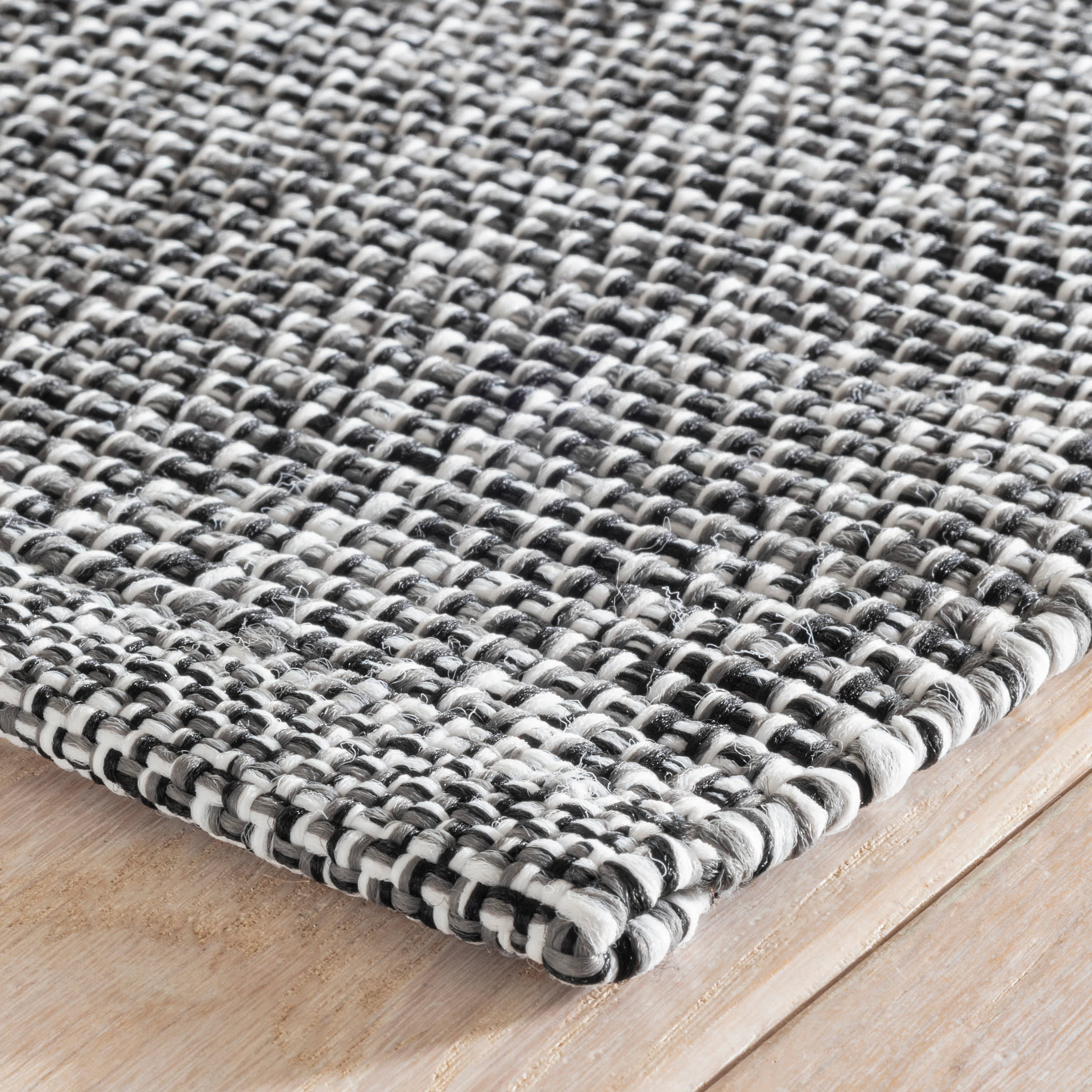 Fusion Black Handwoven Indoor/Outdoor Rug