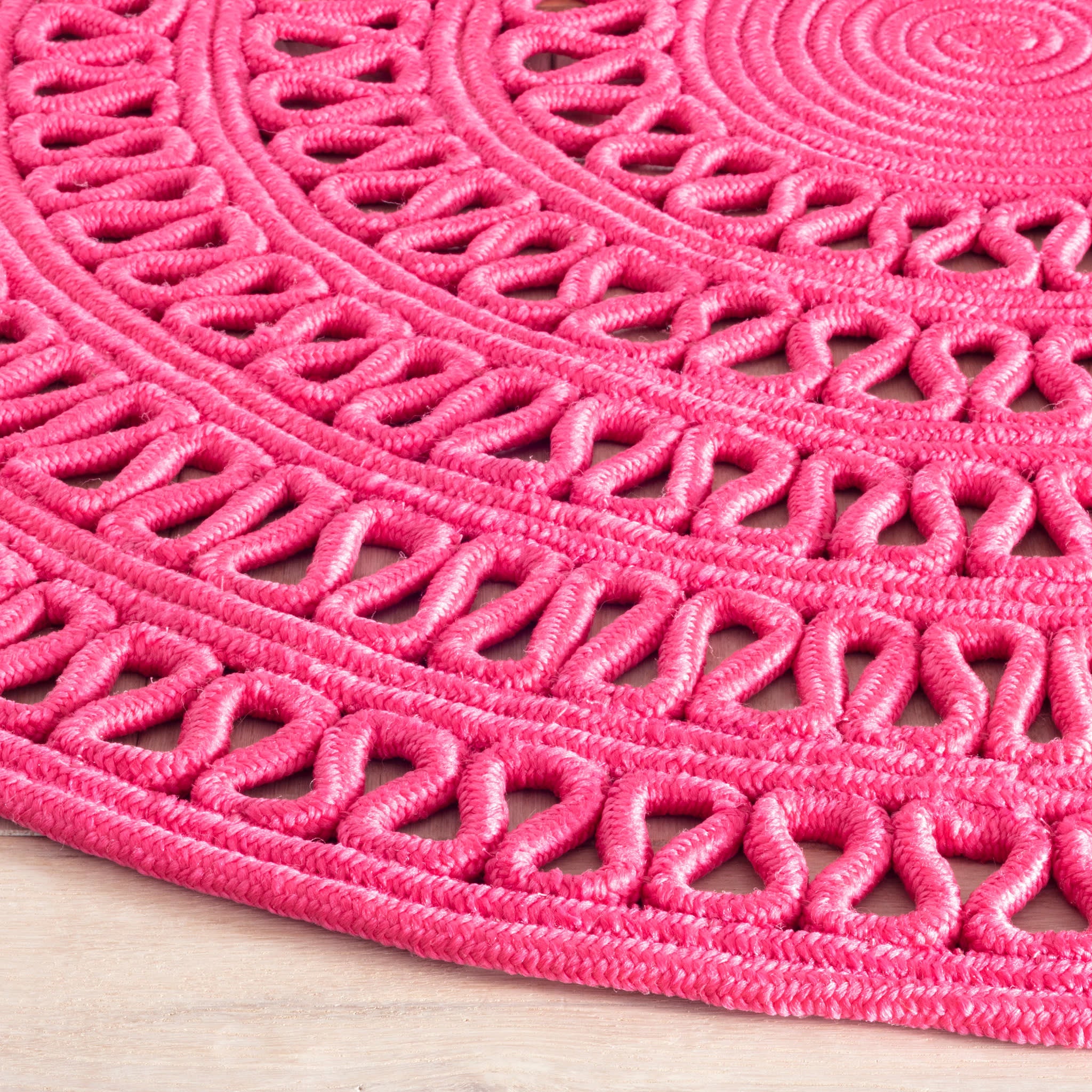 Bowline Fuchsia Handwoven Indoor/Outdoor Round Rug