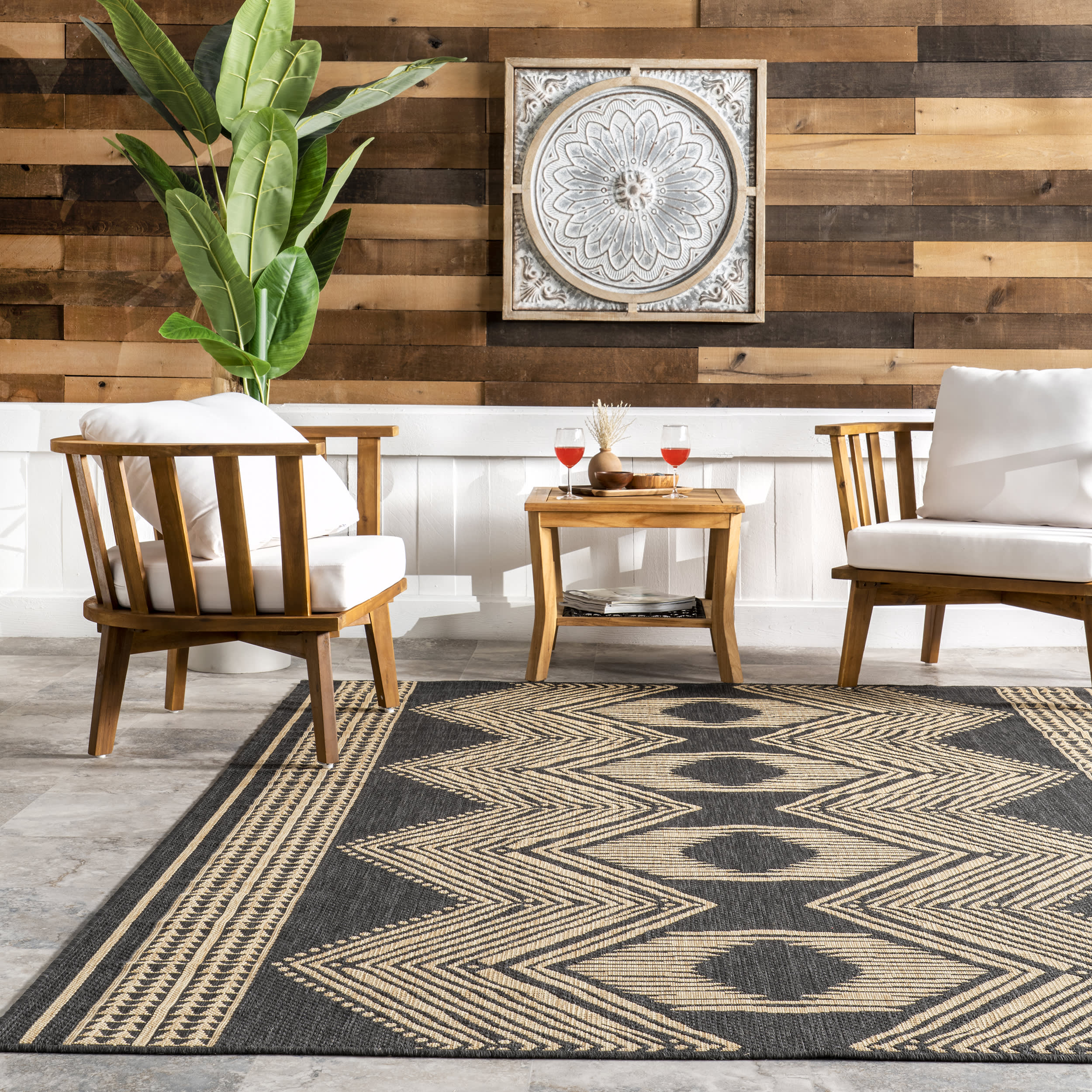 Iris Totem Indoor/Outdoor Flatweave Rug | Dark Grey