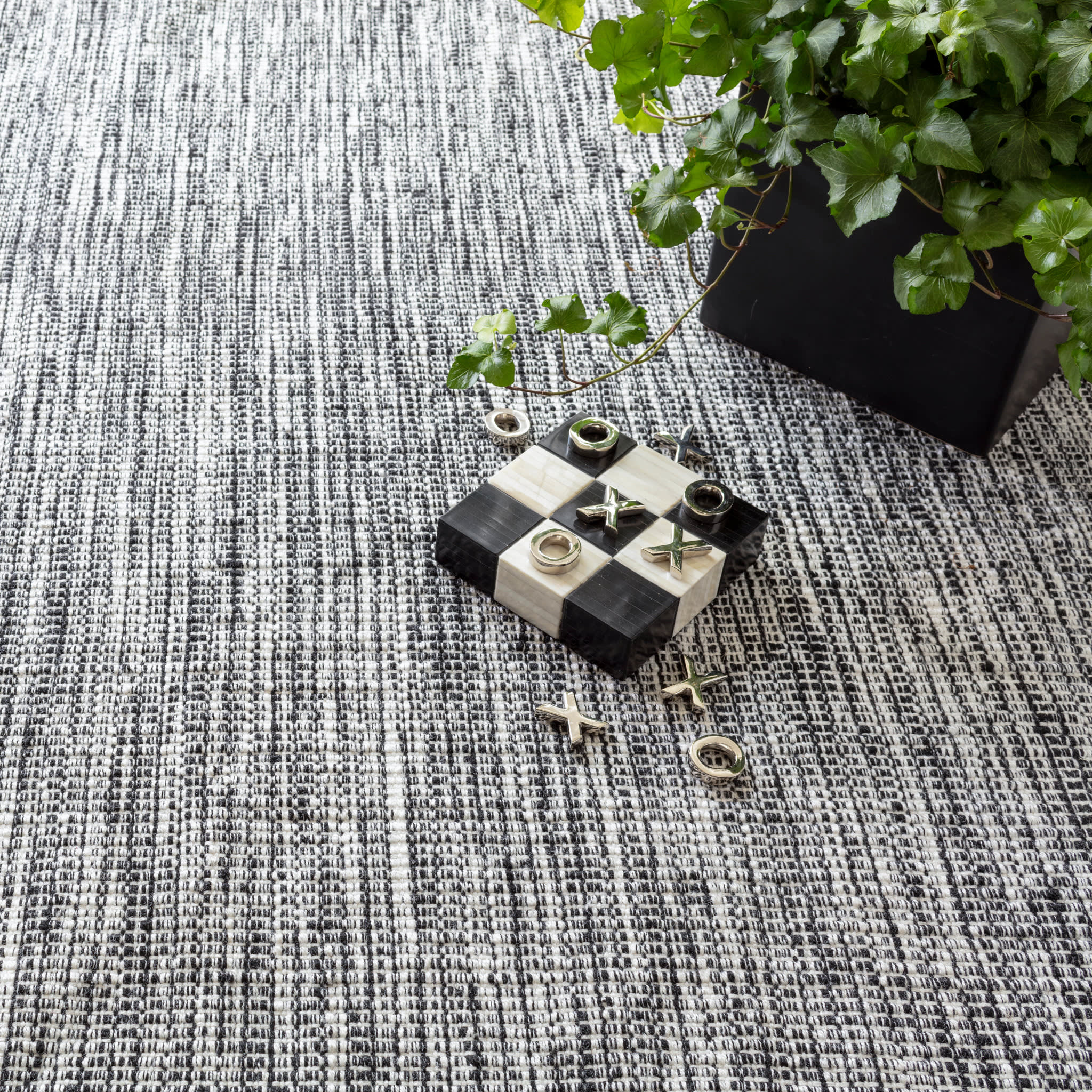 Tideline Black Handwoven Indoor/Outdoor Rug