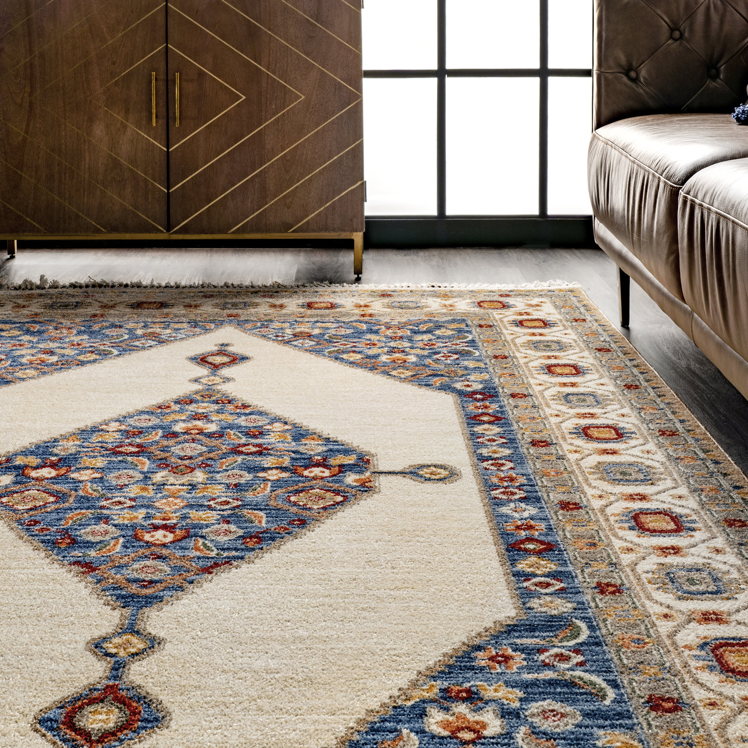 Floral Cardinal Medallion Rug | Ivory