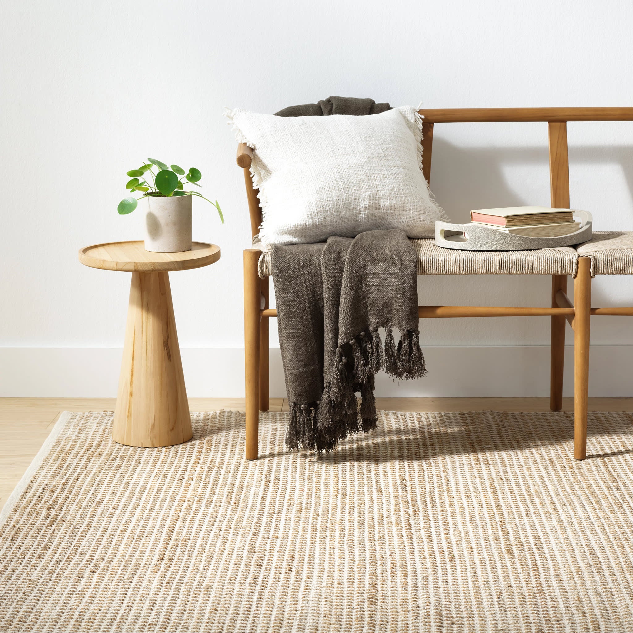 Gravel Ivory/Natural Handwoven Jute Rug