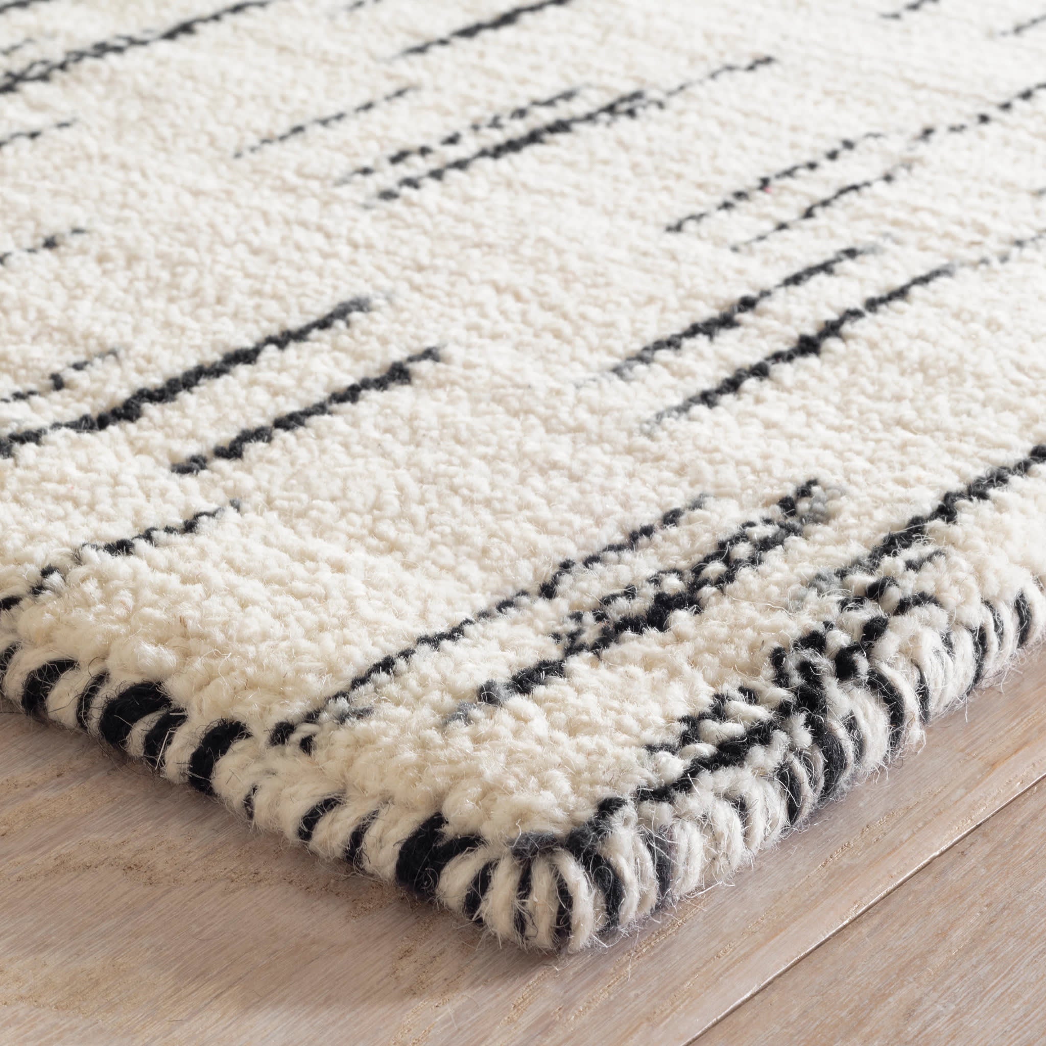 Ozzie Black/White Hand Loom Knotted Wool Rug