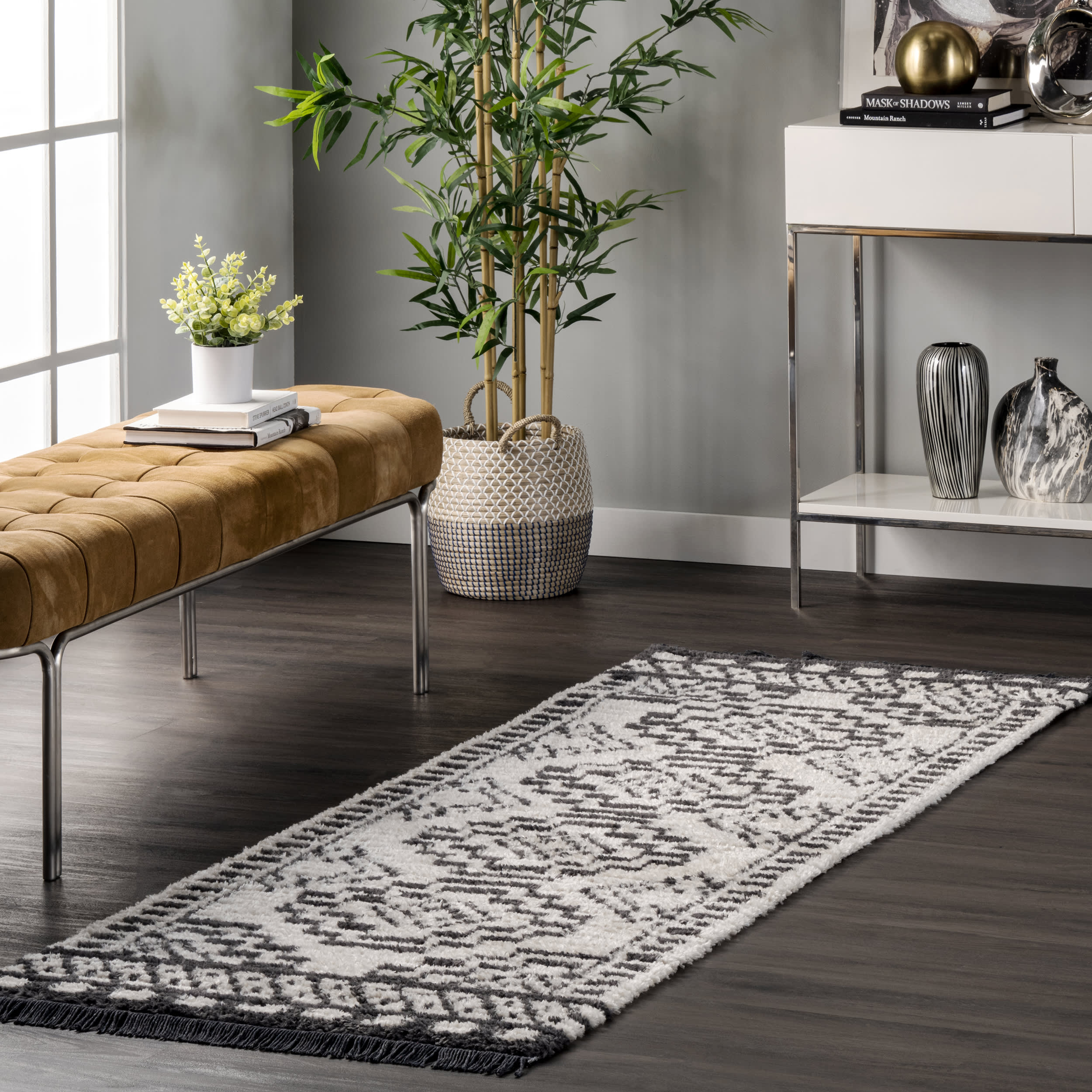 Lydia Diamond Tasseled Rug | Beige