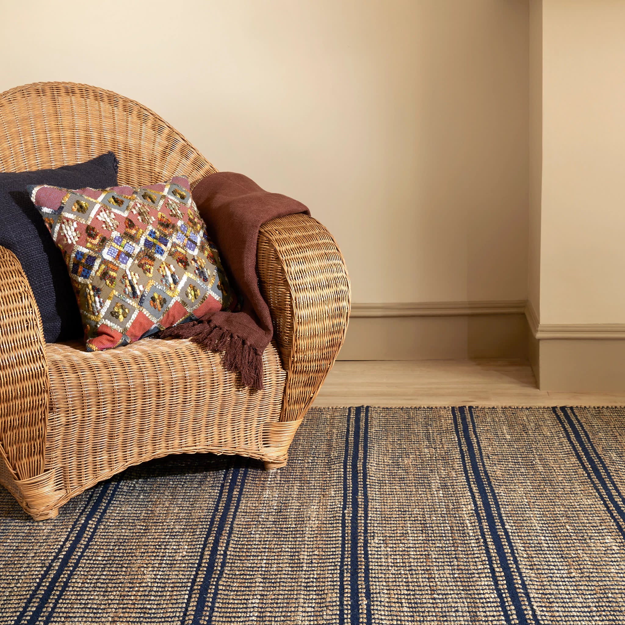 Arbor Navy Handwoven Jute Rug