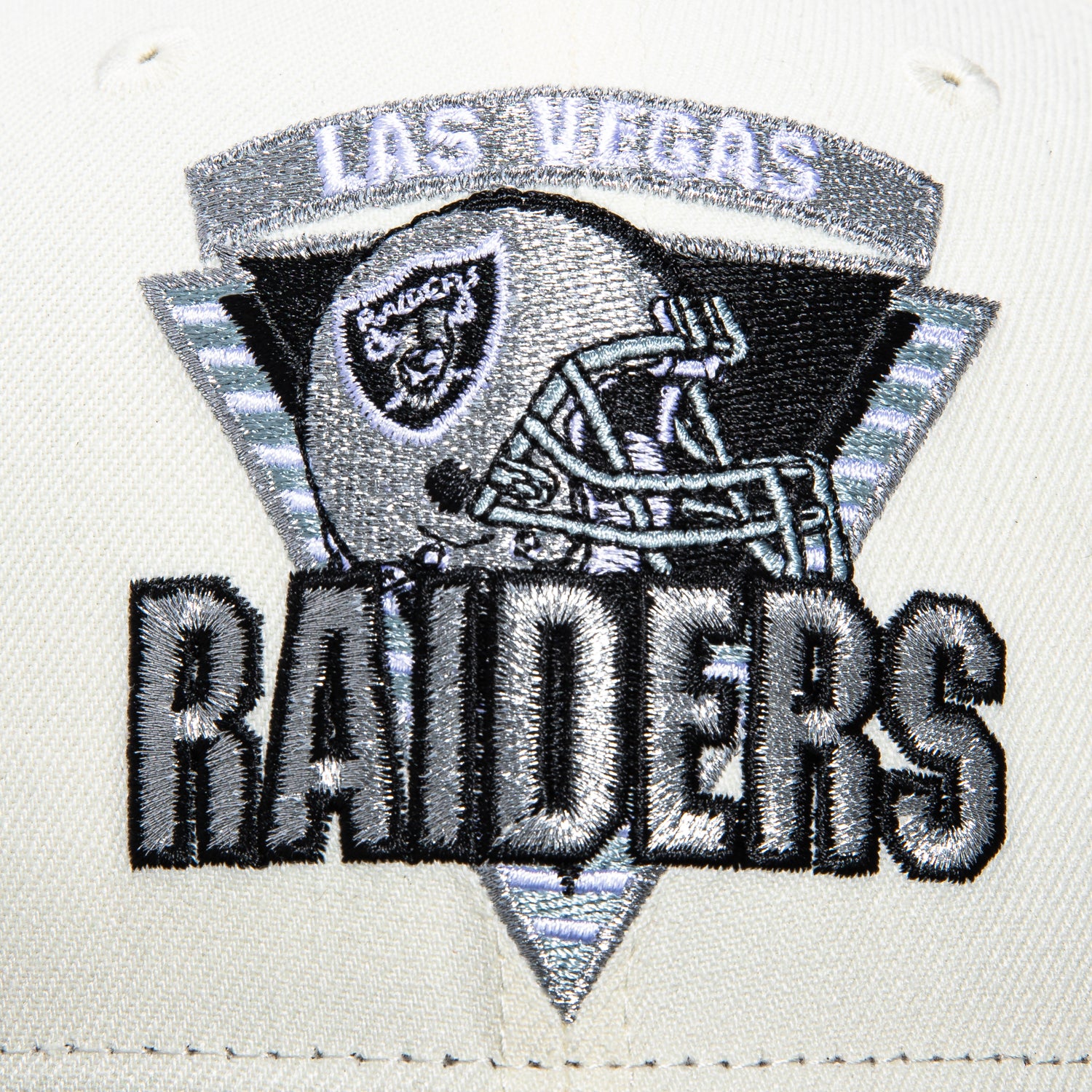 New Era 59Fifty Las Vegas Raiders Logo Patch Triangle Hat - White, Black