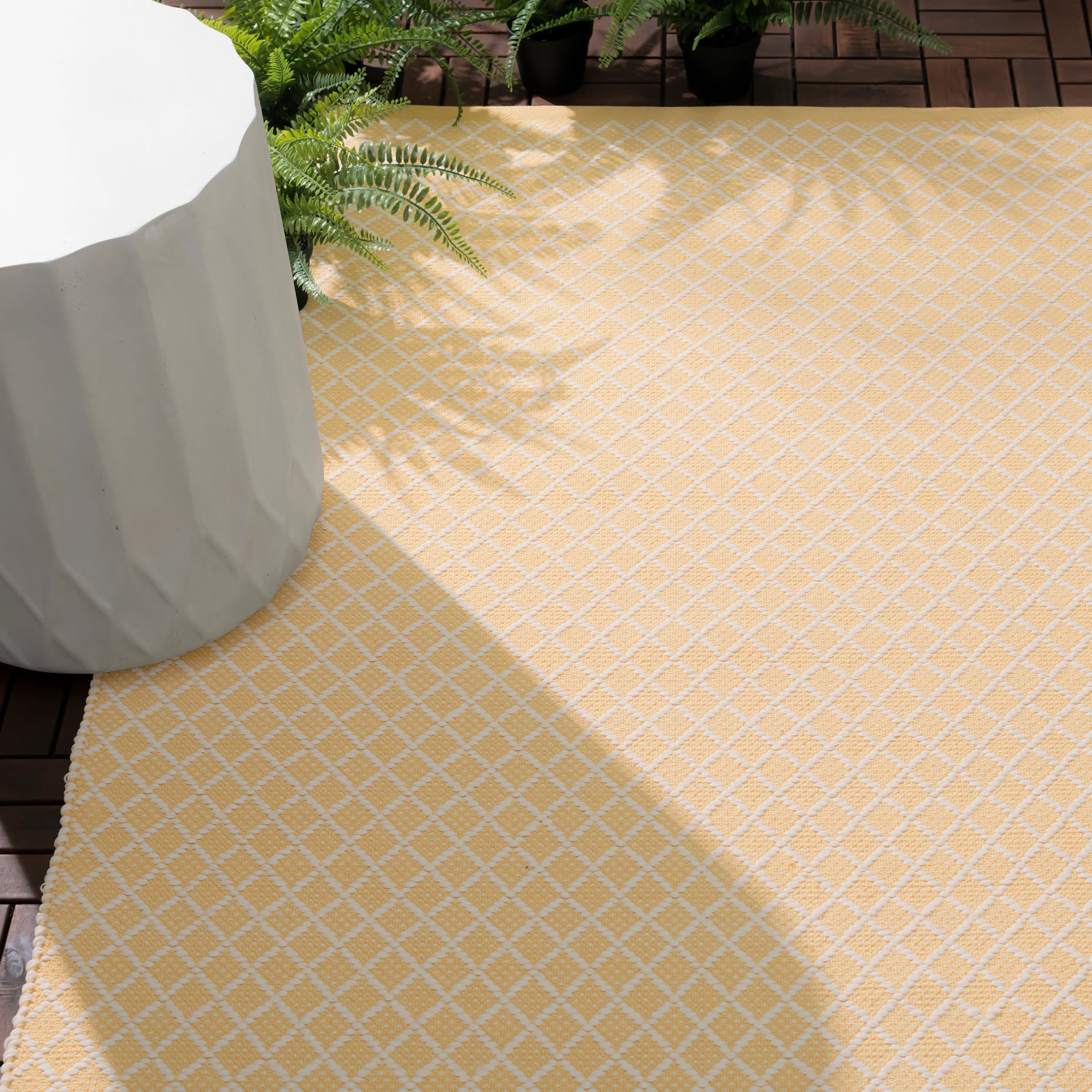 Trellis Gold Handwoven Indoor/Outdoor Rug