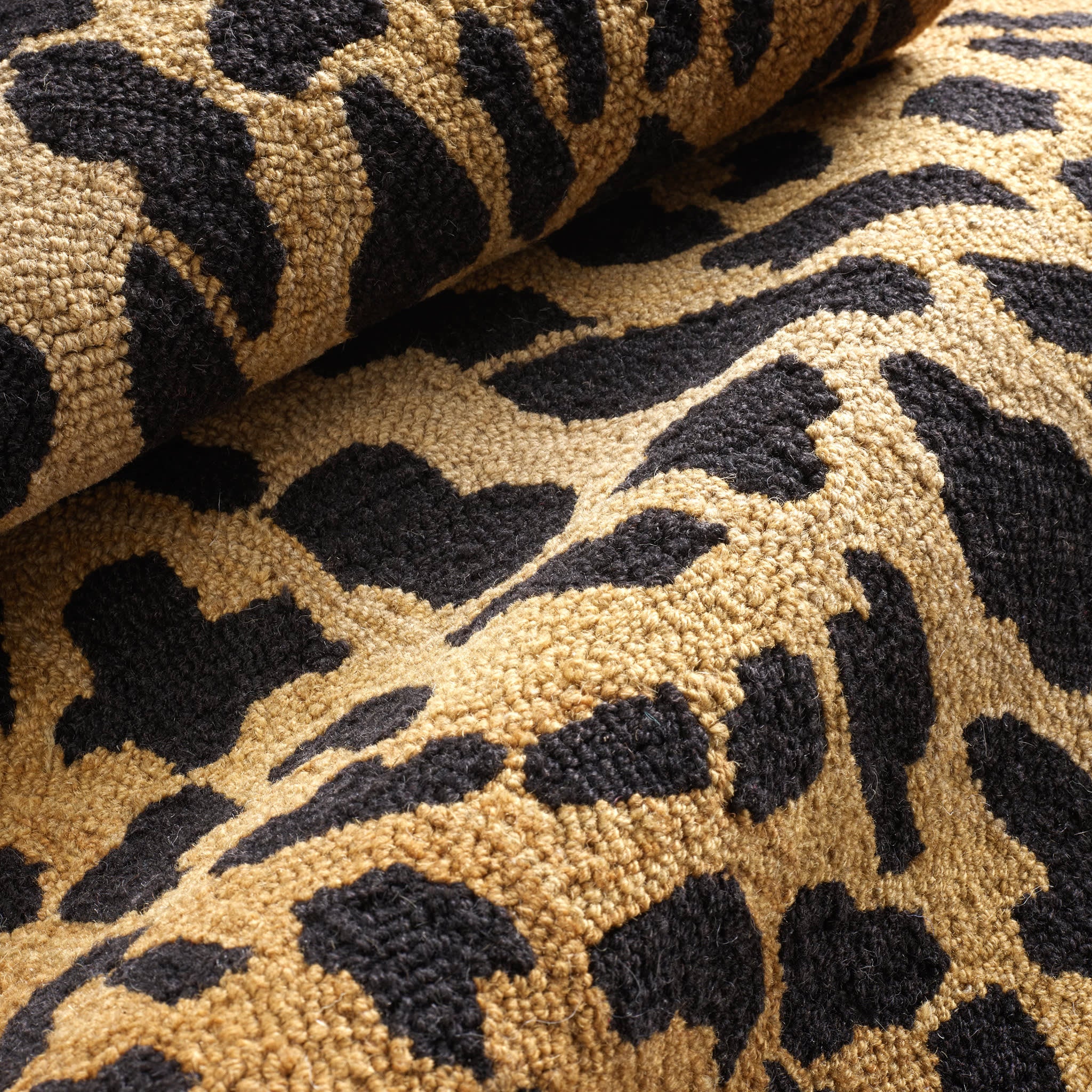 Leopard Hand Micro Hooked Wool Rug