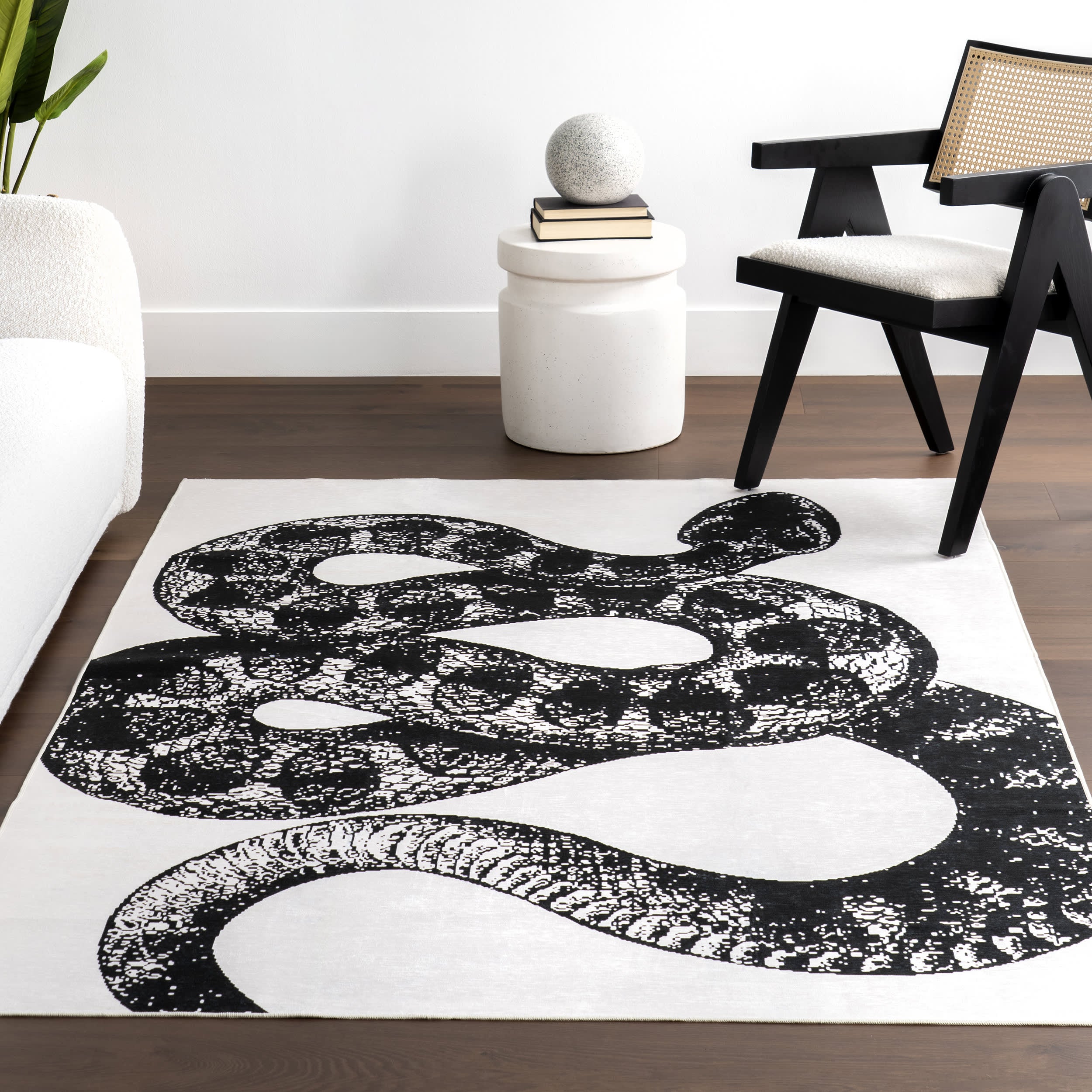 Casey Simple Serpent Spill Proof Washable Rug | Black