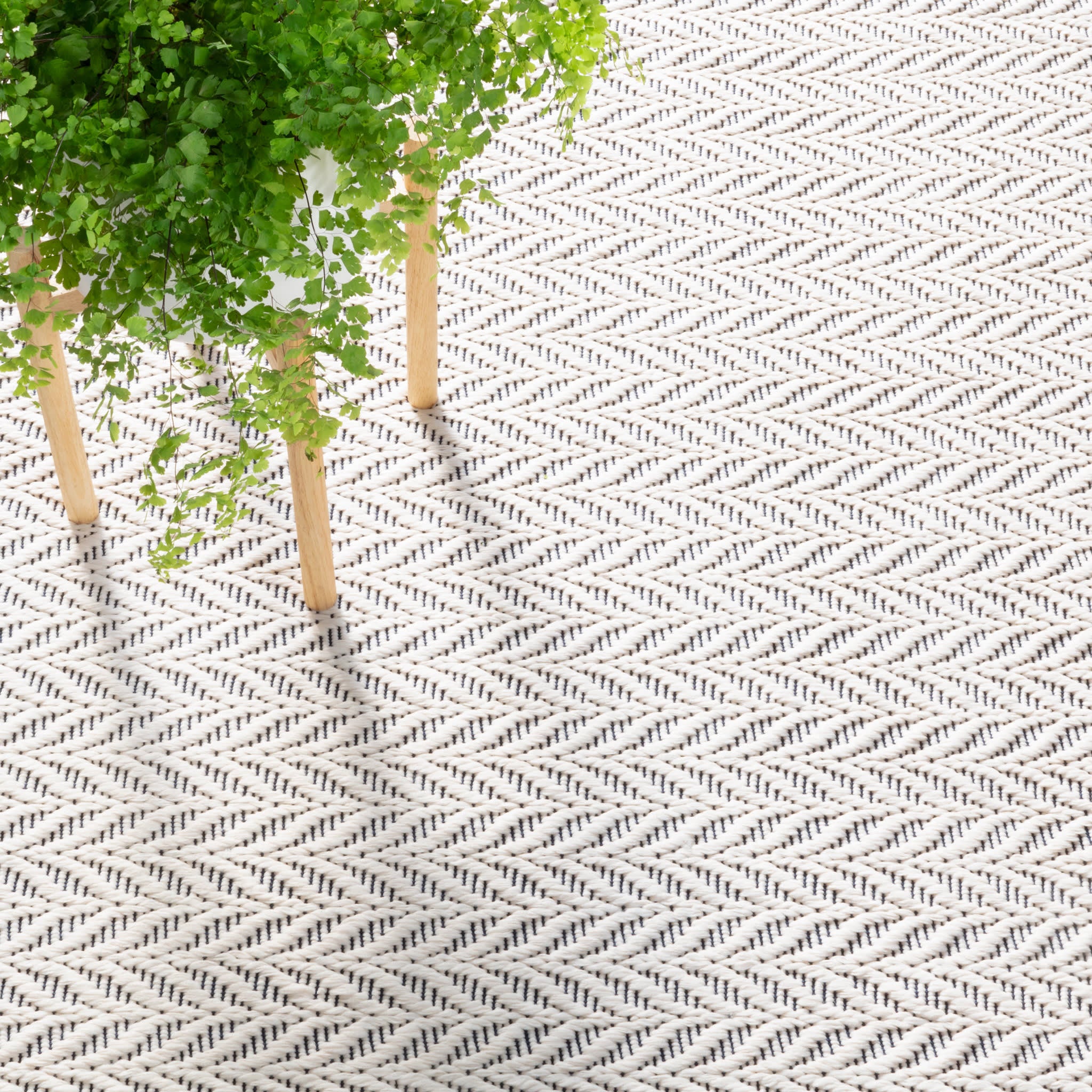 Kingsley Handwoven Indoor/Outdoor Rug