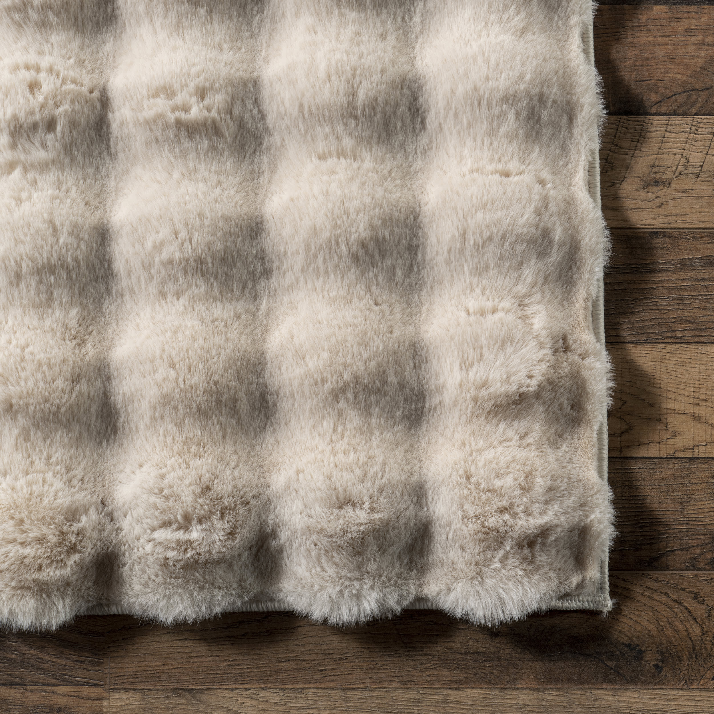 Ivana Checkered Plush Cloud Washable Rug | Beige