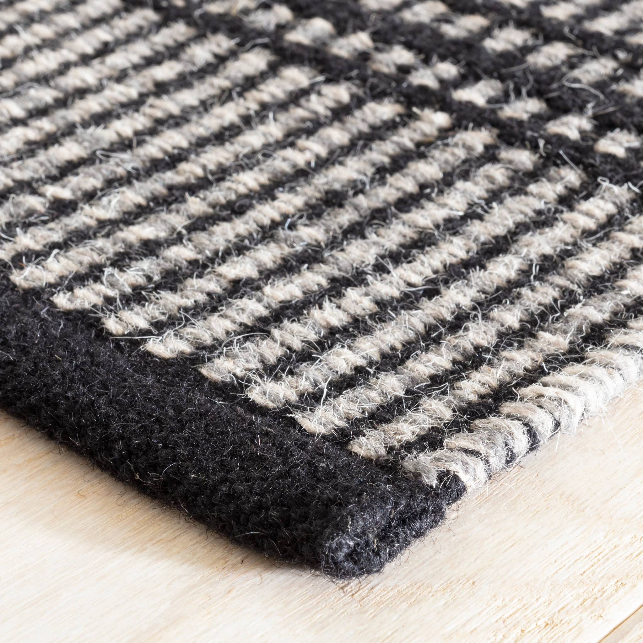 Malta Black Handwoven Wool Rug