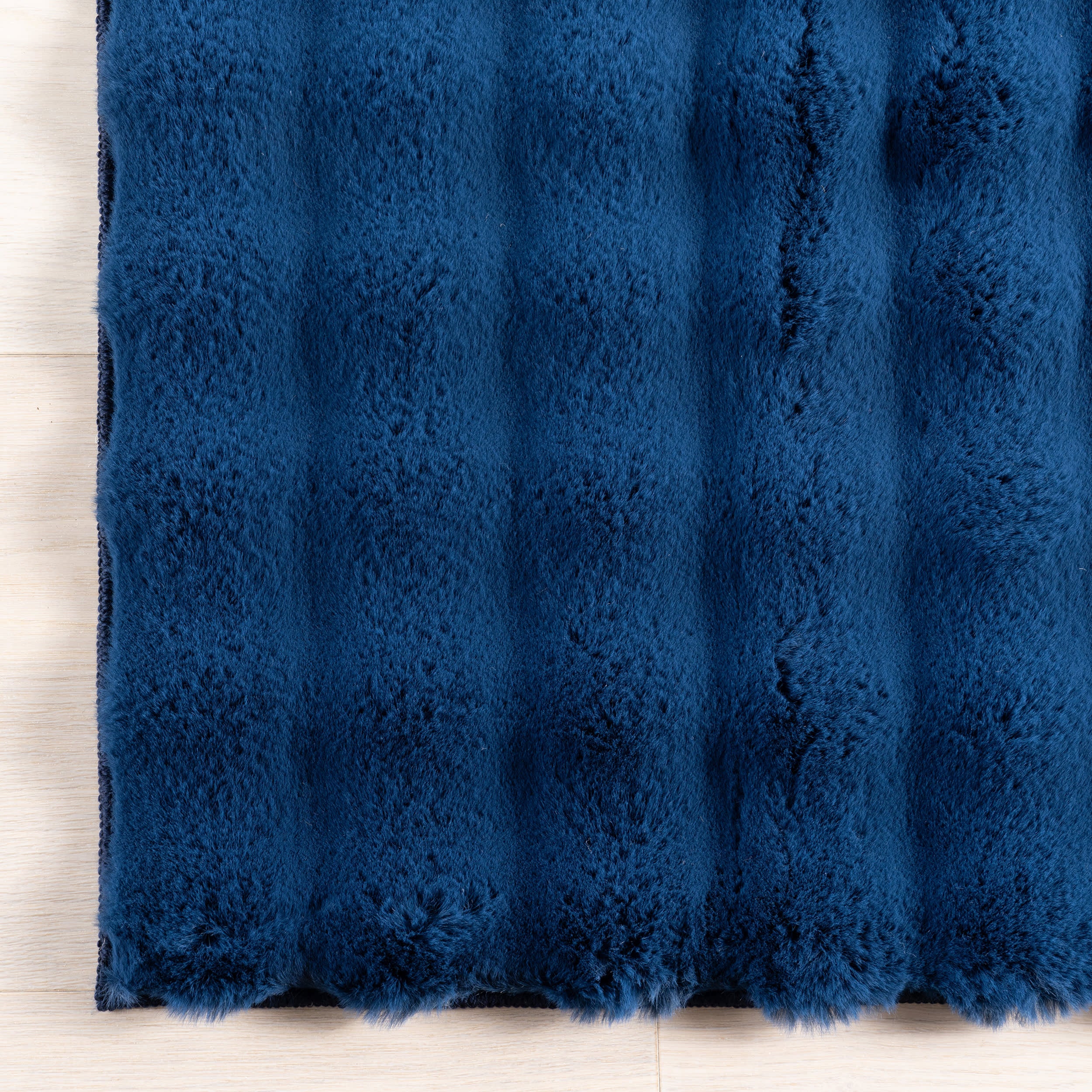 Ivana Checkered Plush Cloud Washable Rug | Navy