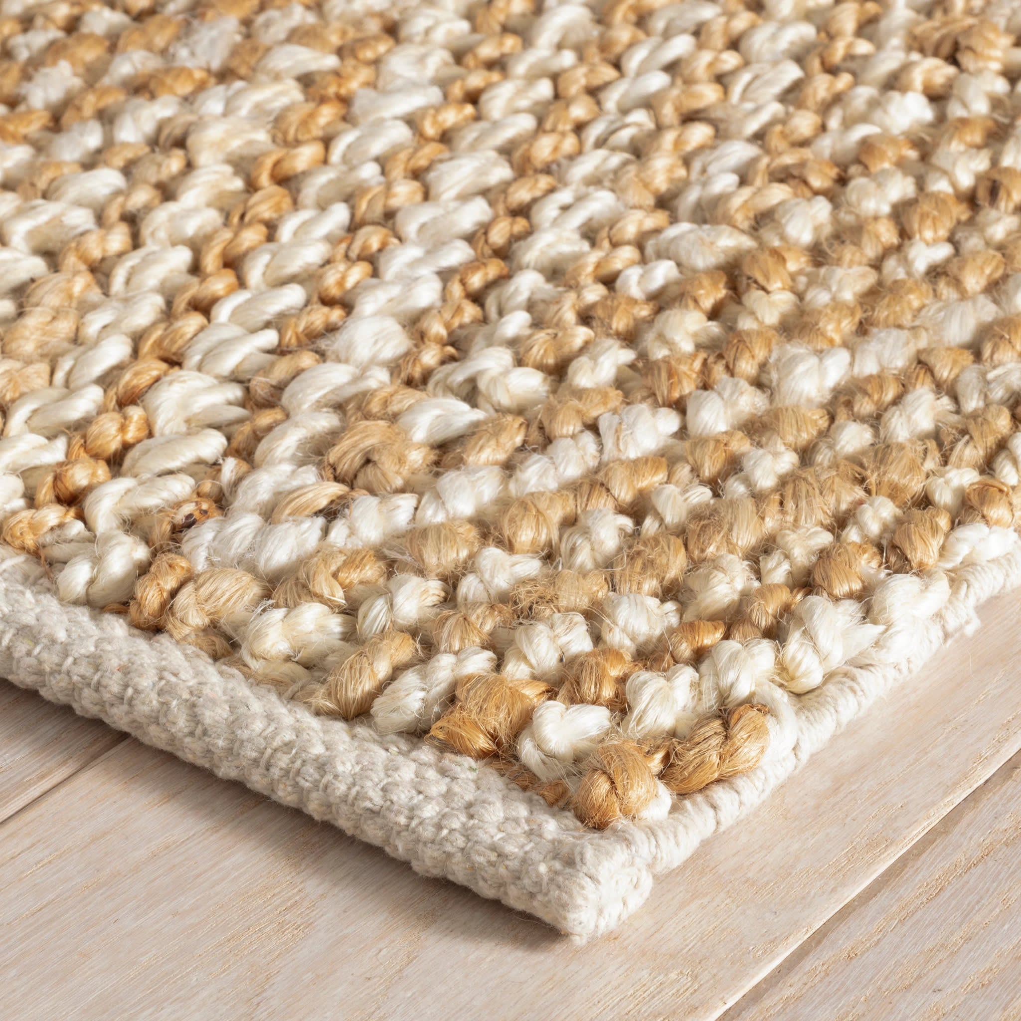 Meghan Ivory/Natural Handwoven Jute Rug