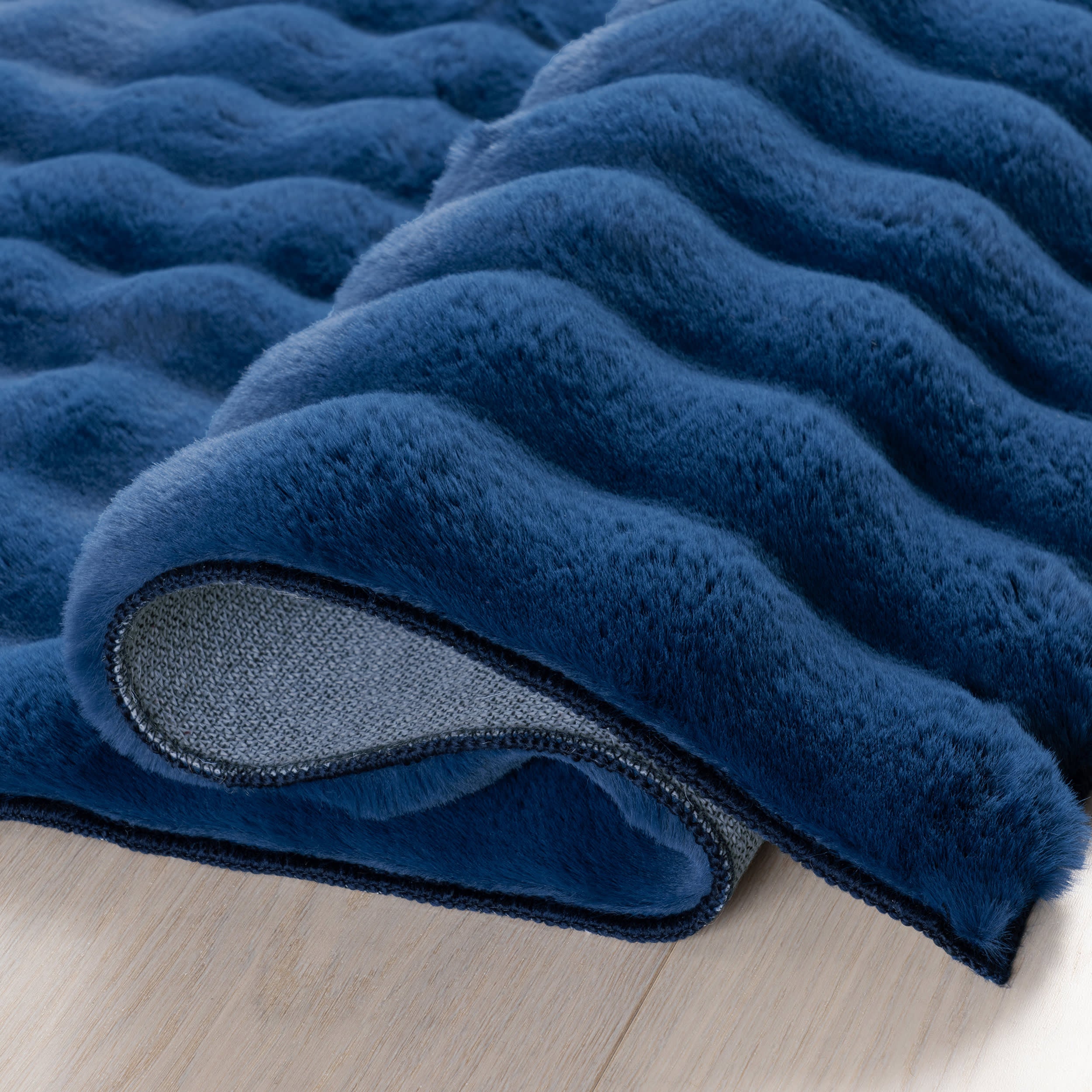 Ivana Checkered Plush Cloud Washable Rug | Navy