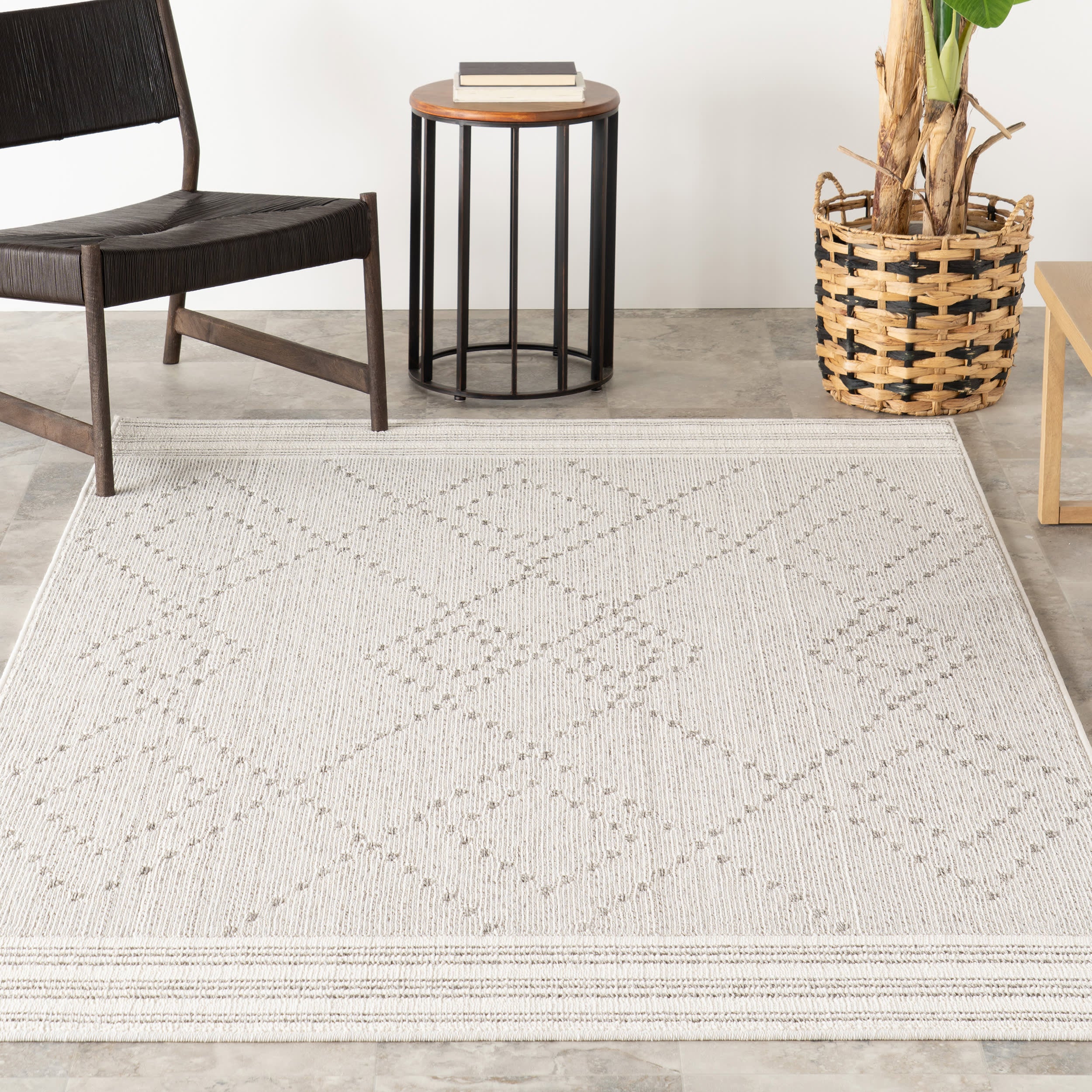 Ellianna Striped Trellis Indoor/Outdoor Rug | Light Grey