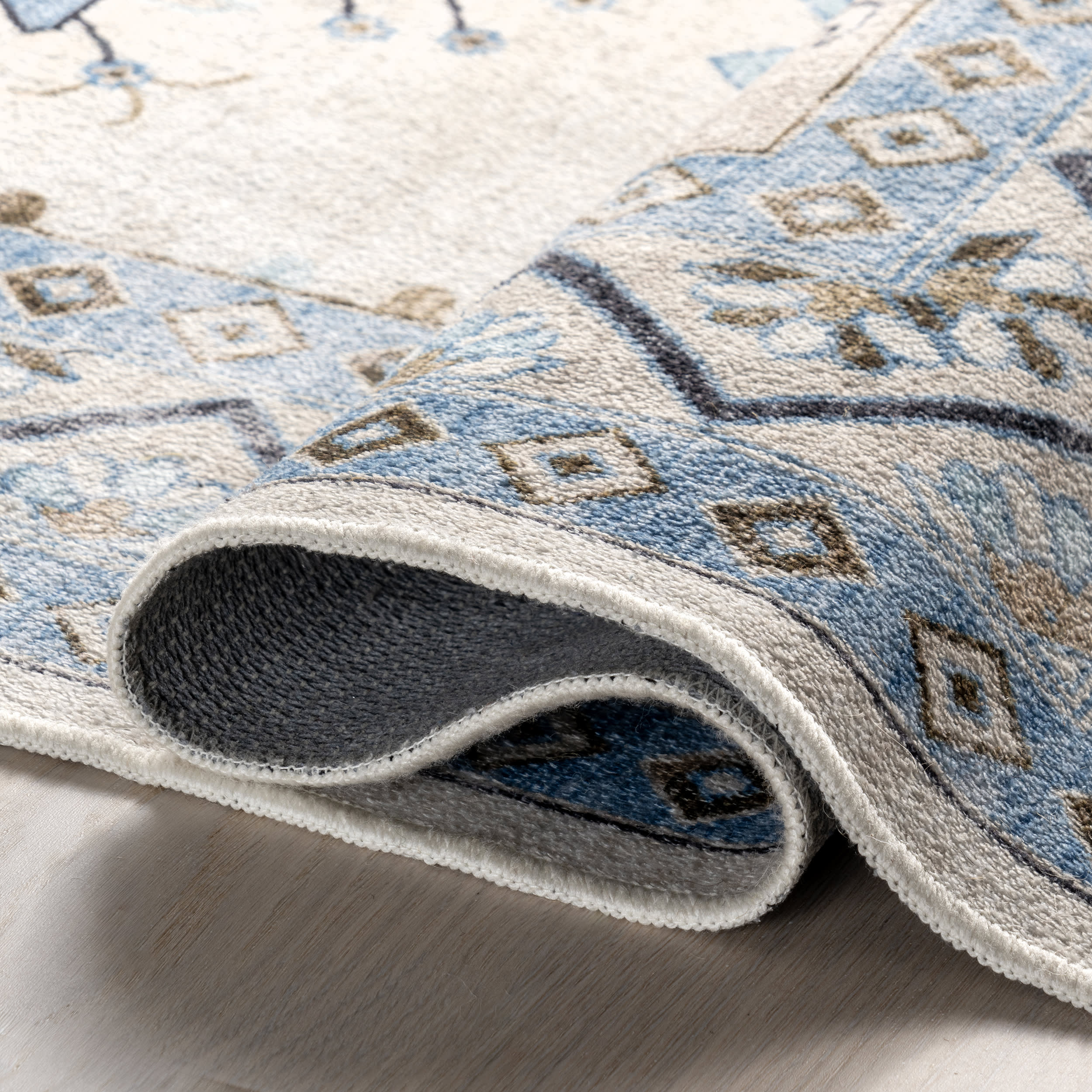 Clovebud Medallion Washable Rug | Blue