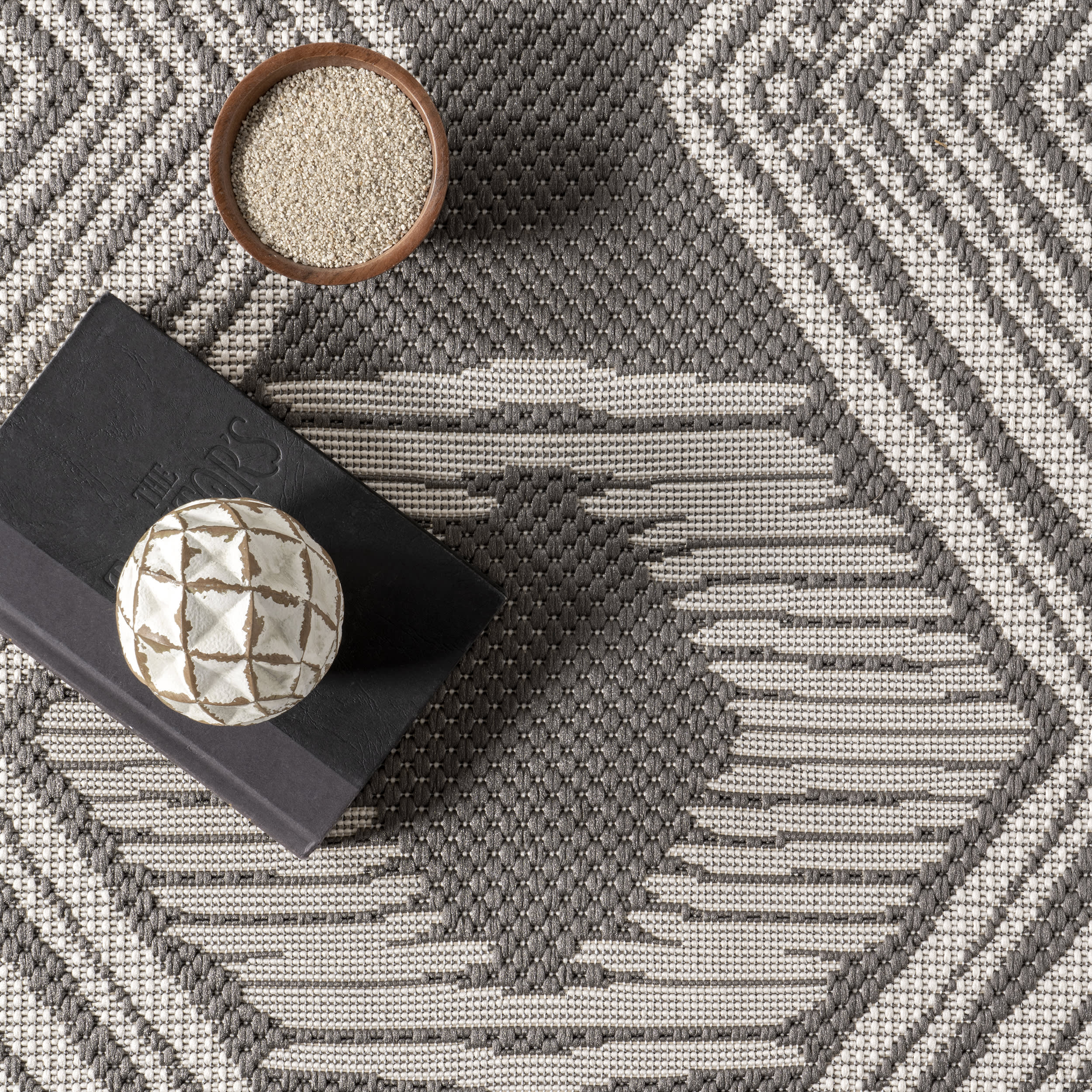 Iris Totem Indoor/Outdoor Flatweave Rug | Slate