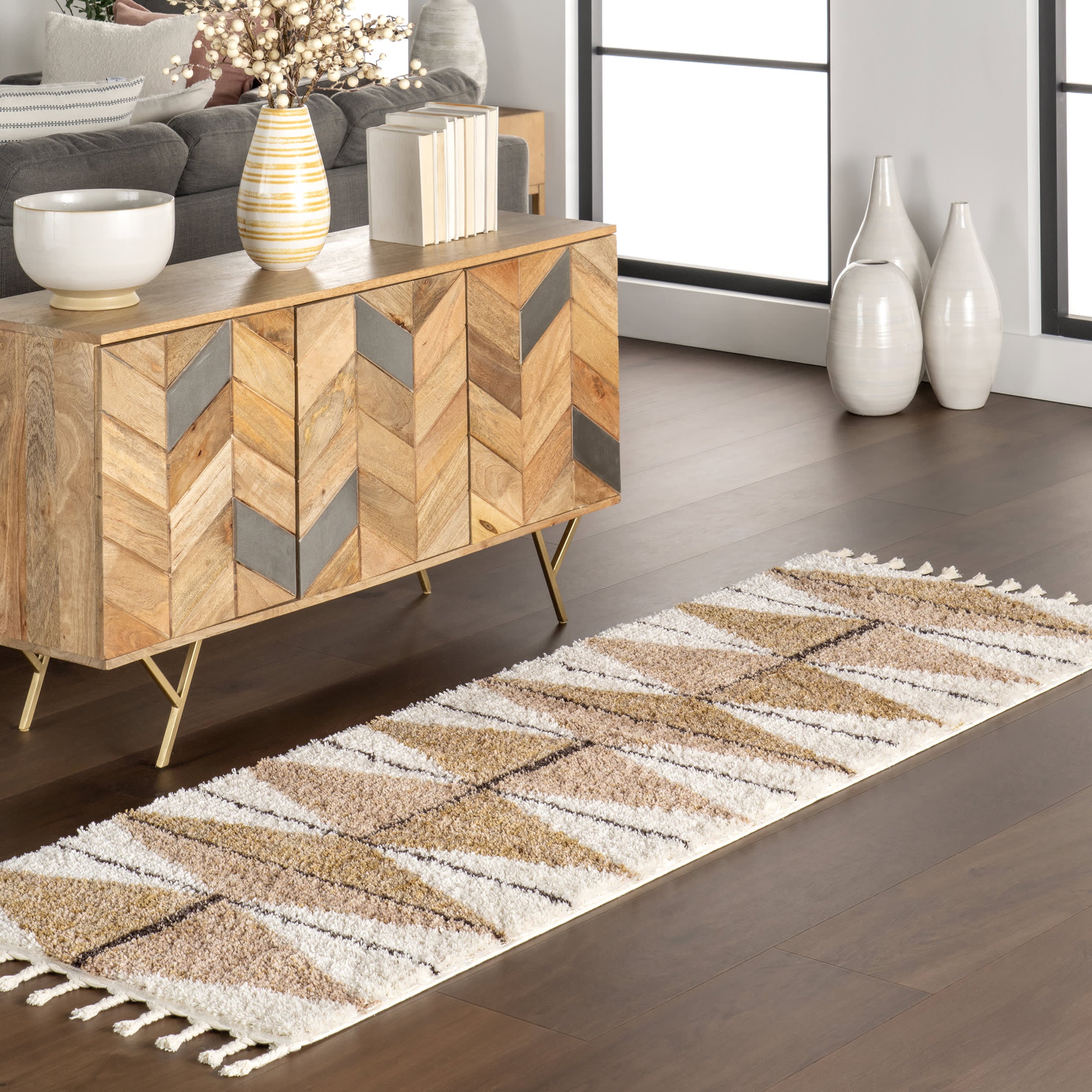 Alexia Diamond Tasseled Rug | Light Brown