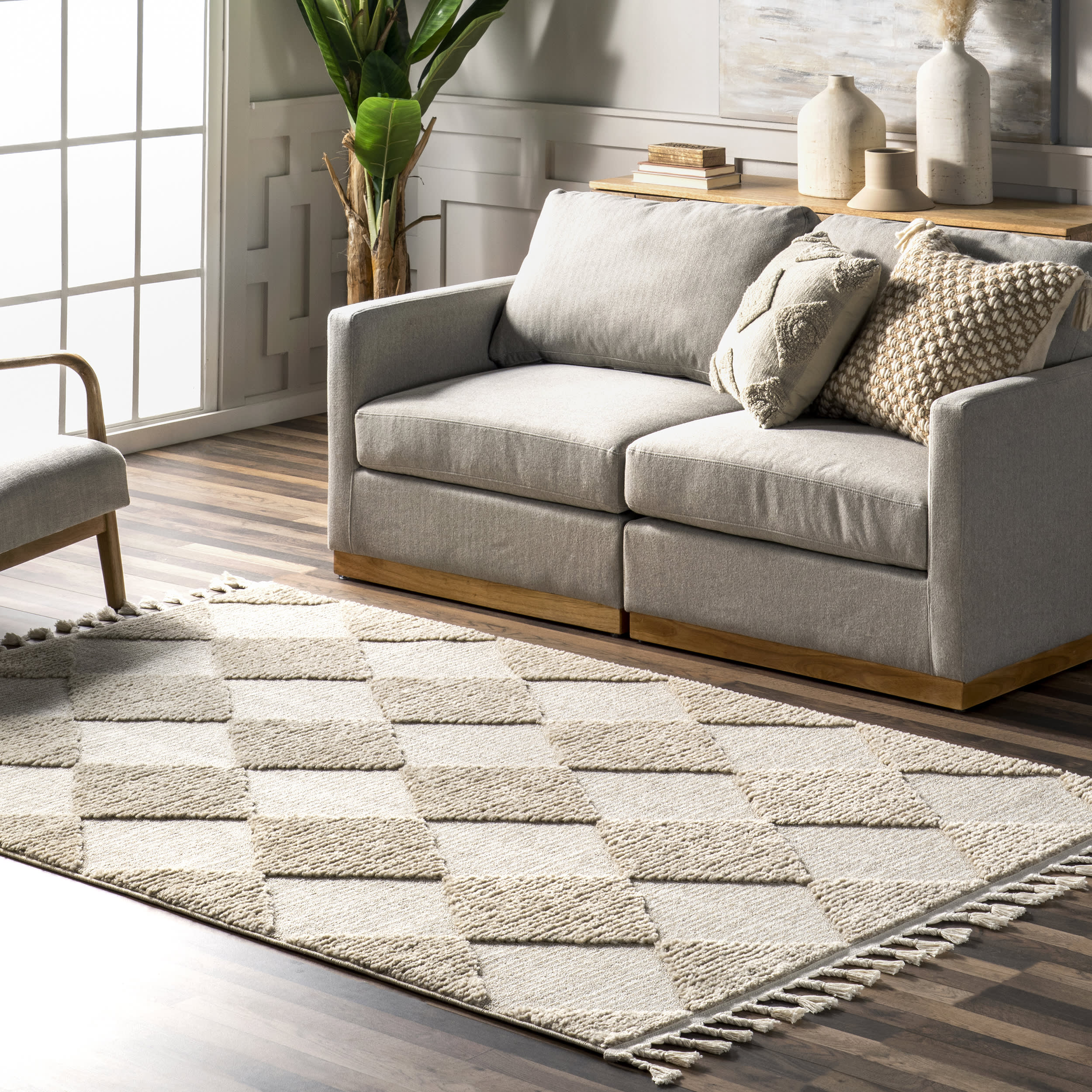 Aylin Diamond Tasseled Rug | Beige