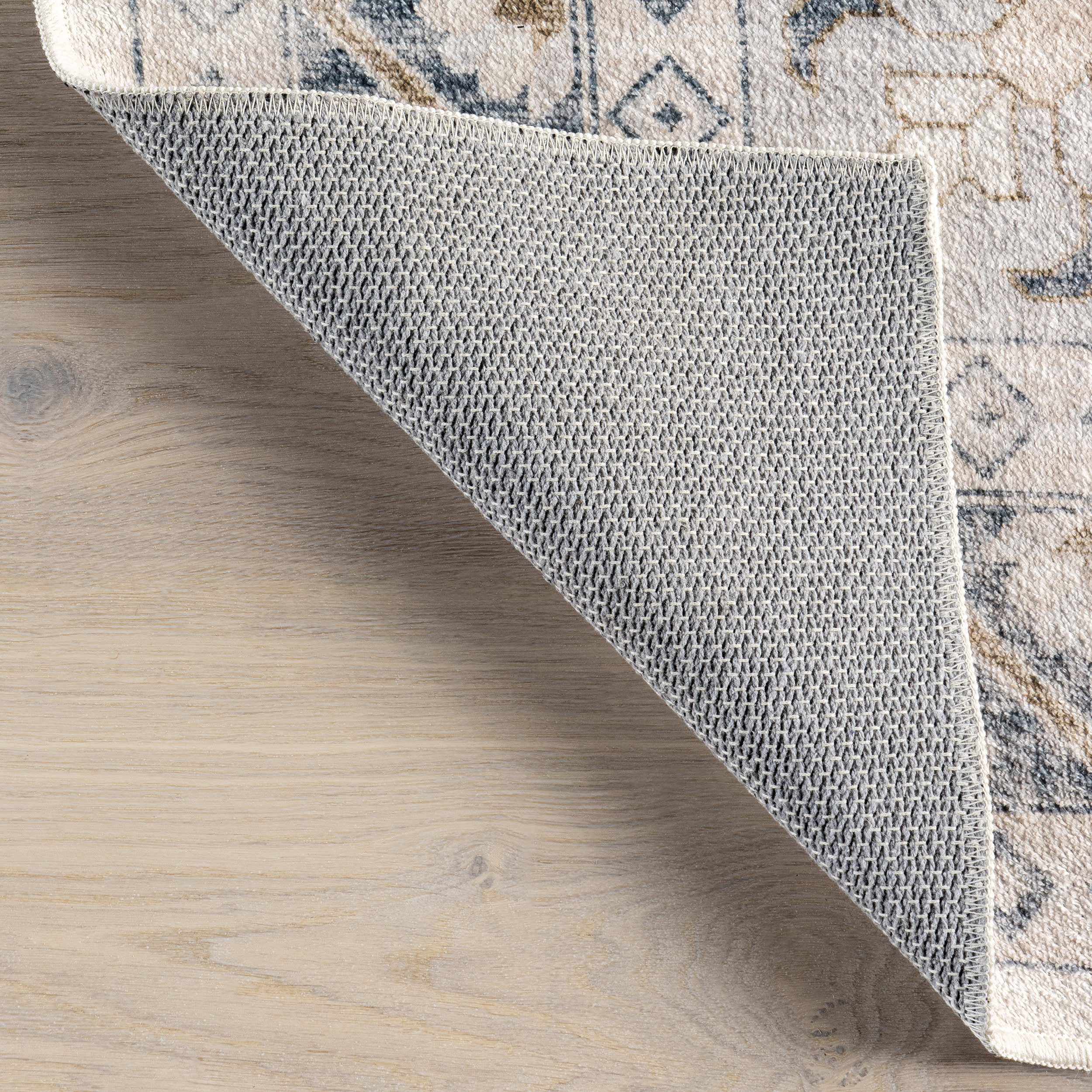 Clovebud Medallion Washable Rug | Grey